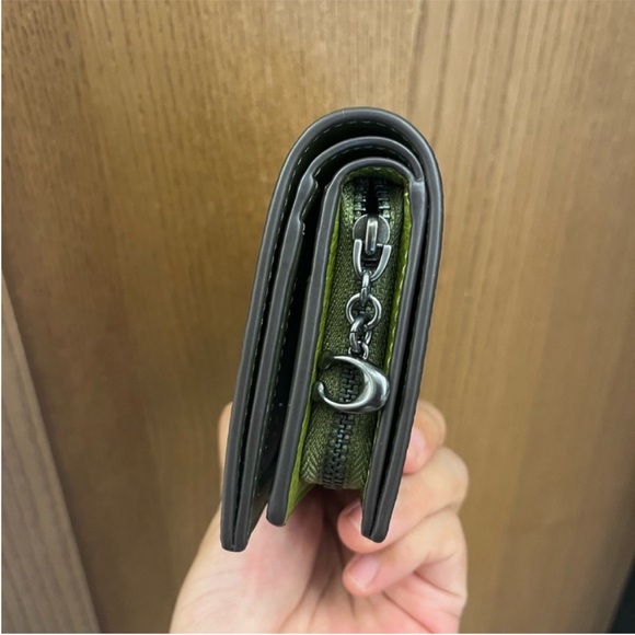 Coach Pebble Leather Snap Wallet #C2862 - Picture 6 of 9